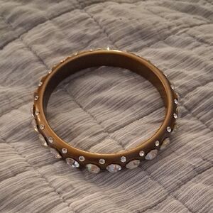 Elegant Gold Crystal-Studded Bangle